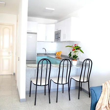 Daire Paseo Miramar - 2 *